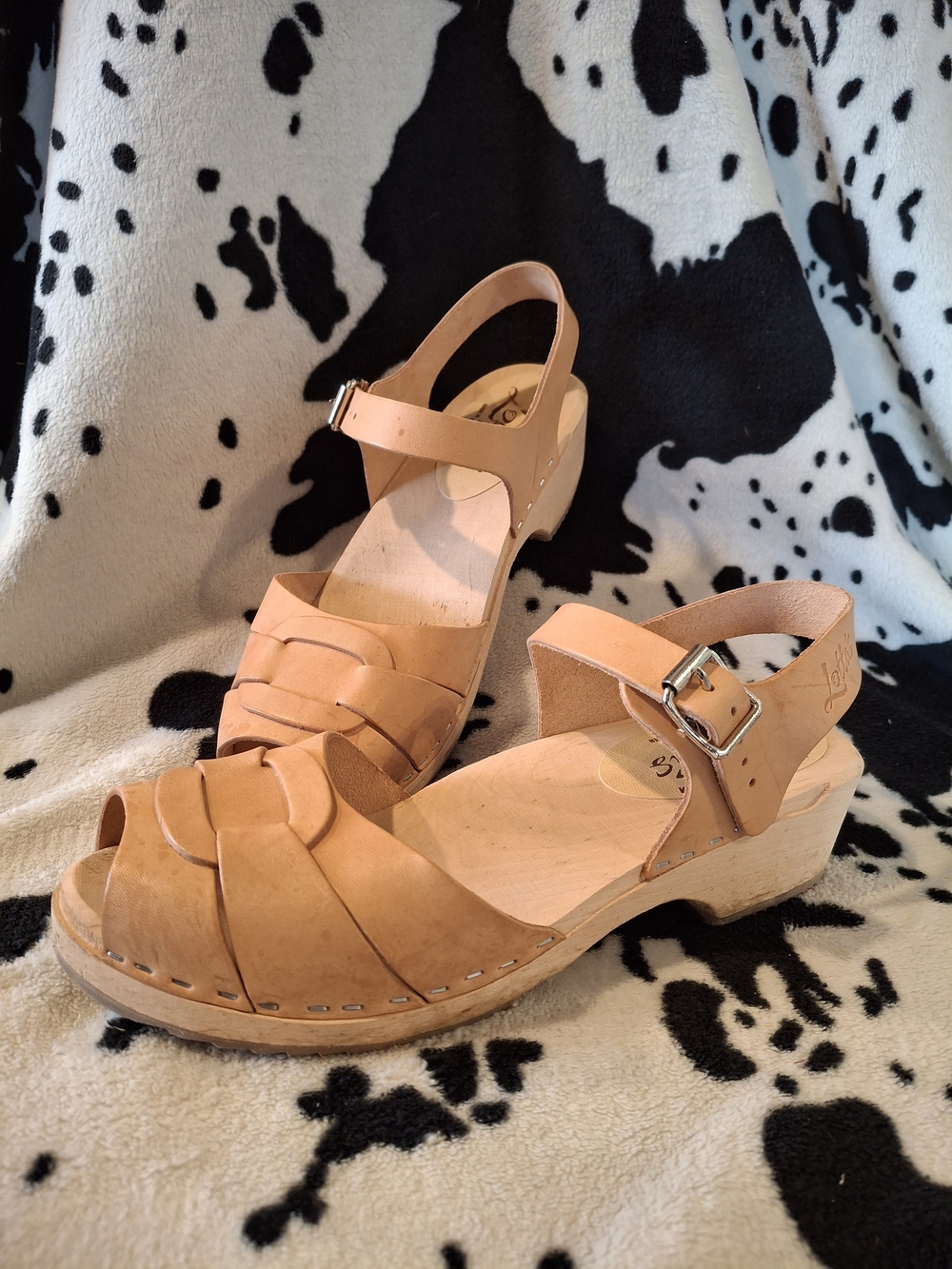 Natural Leather Ankle-Strap Sandal in Tan